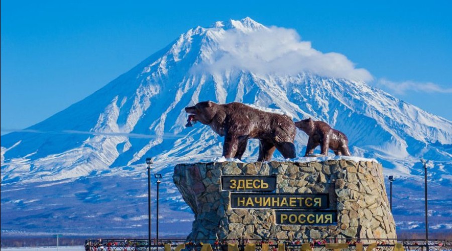 Памятник «Здесь начинается Россия»
